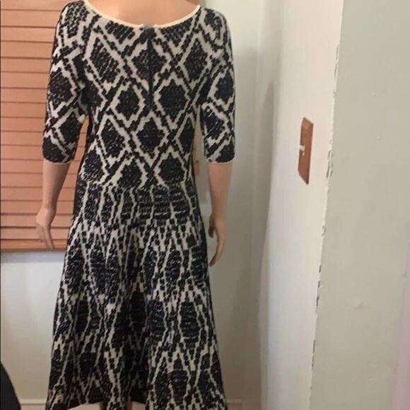 ALICE & OLIVIA SWEATER‎ FIT & DRESS - Picture 4 of 7